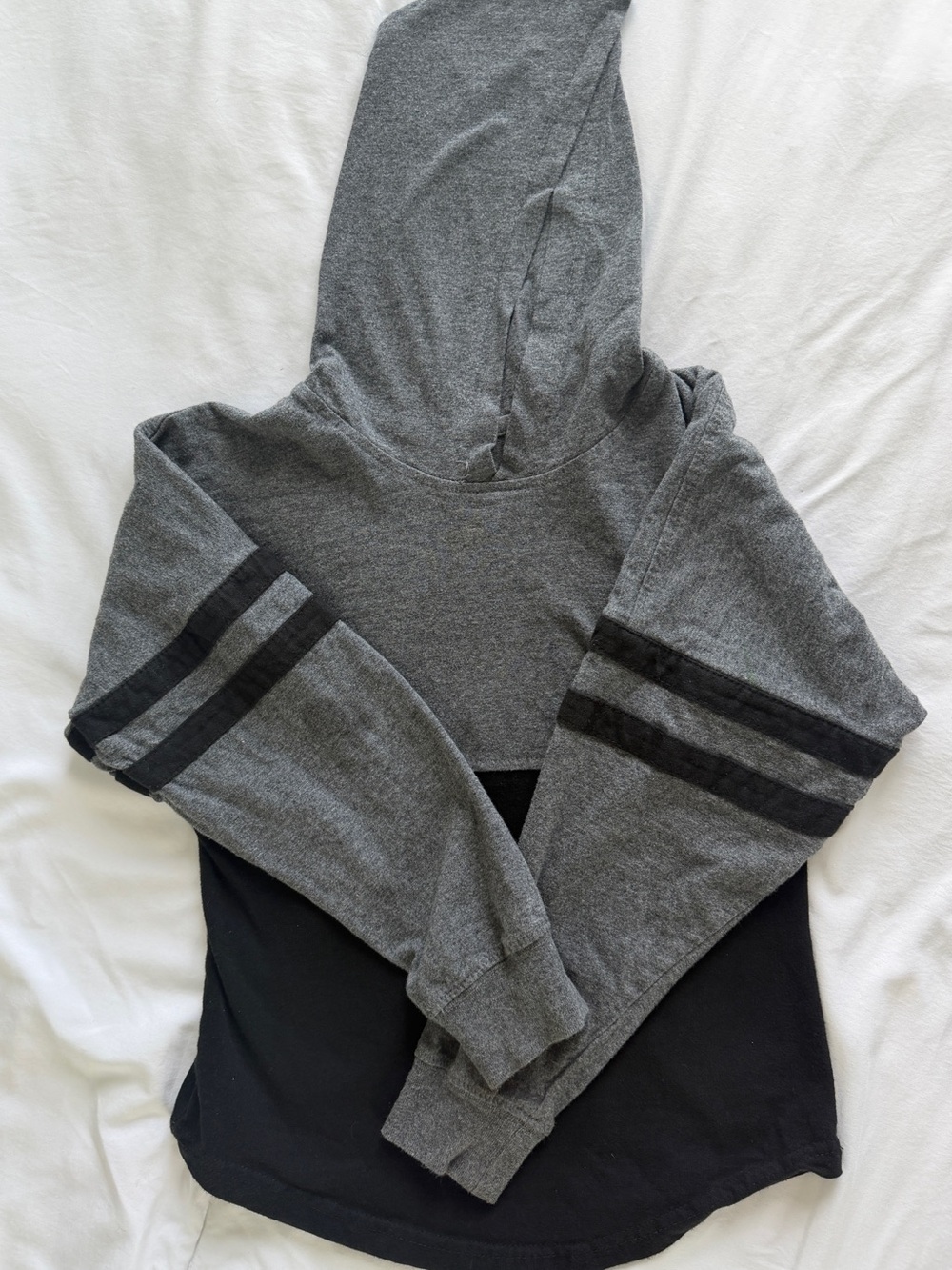 Colorblock Hooded Tee - Picture 2 of 6